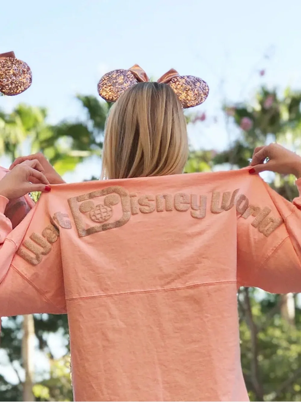 Walt Disney World Spirit Jersey Briar Rose Pink Gold Glitter Logo Size Small